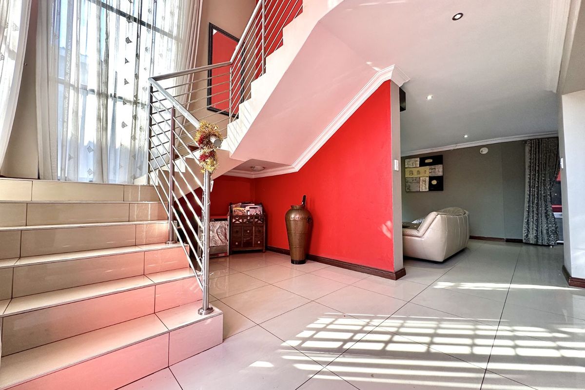 House For Sale in Theresapark - Photo 2