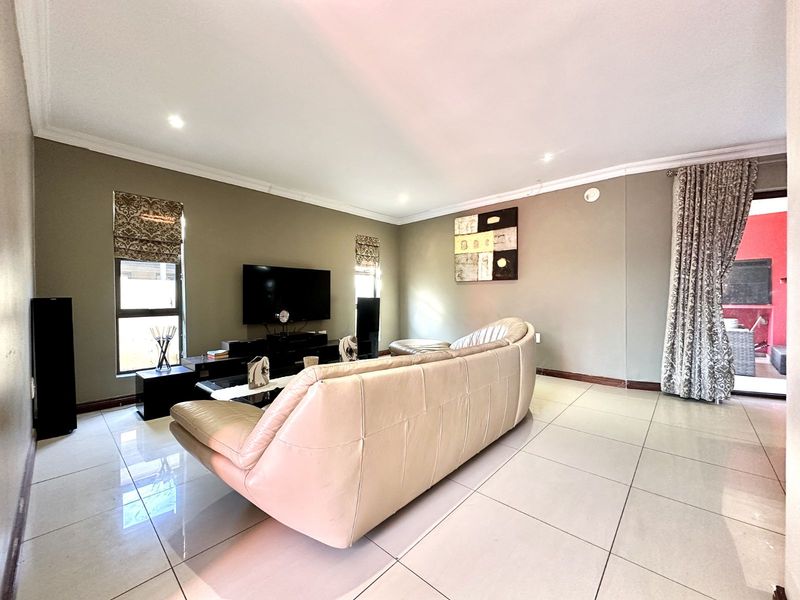 House For Sale in Theresapark - Photo 7