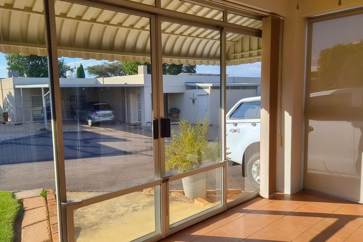 House For Sale in Rietvalleirand - Photo 3