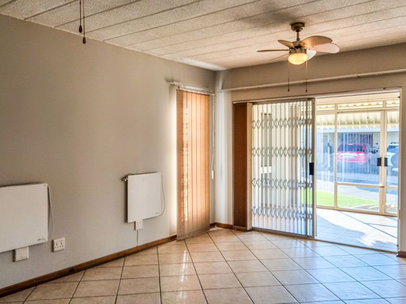 House For Sale in Rietvalleirand - Photo 4