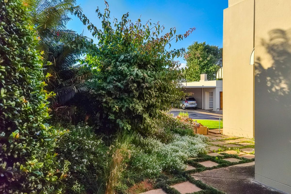 House For Sale in Rietvalleirand - Photo 2