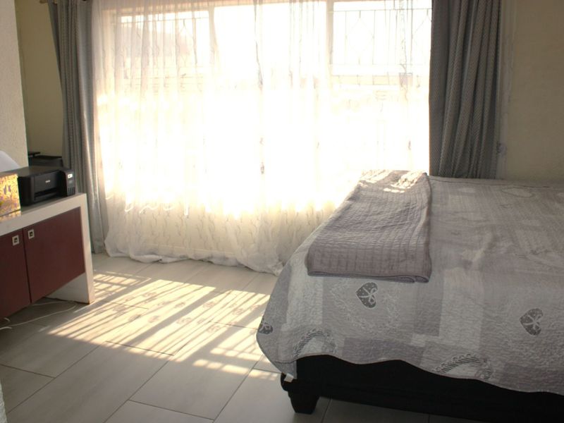 Townhouse For Sale in Blackheath - Photo 7