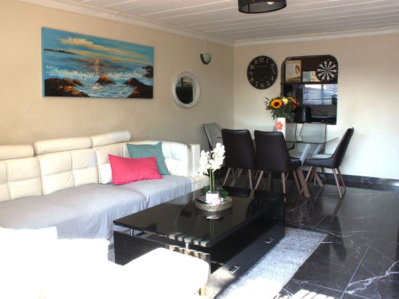 Townhouse For Sale in Blackheath - Photo 4