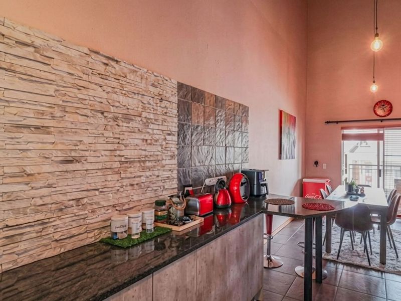 Apartment For Sale in North Riding - Photo 5