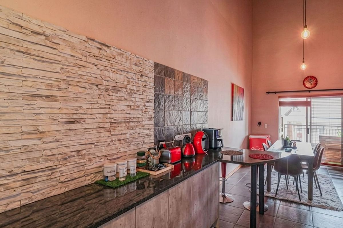 Apartment For Sale in North Riding - Photo 5