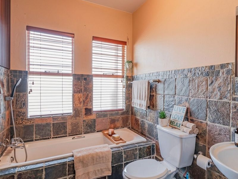 Apartment For Sale in North Riding - Photo 7