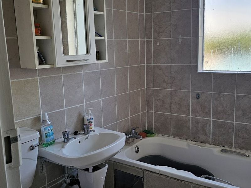 House For Sale in Northgate - Photo 10
