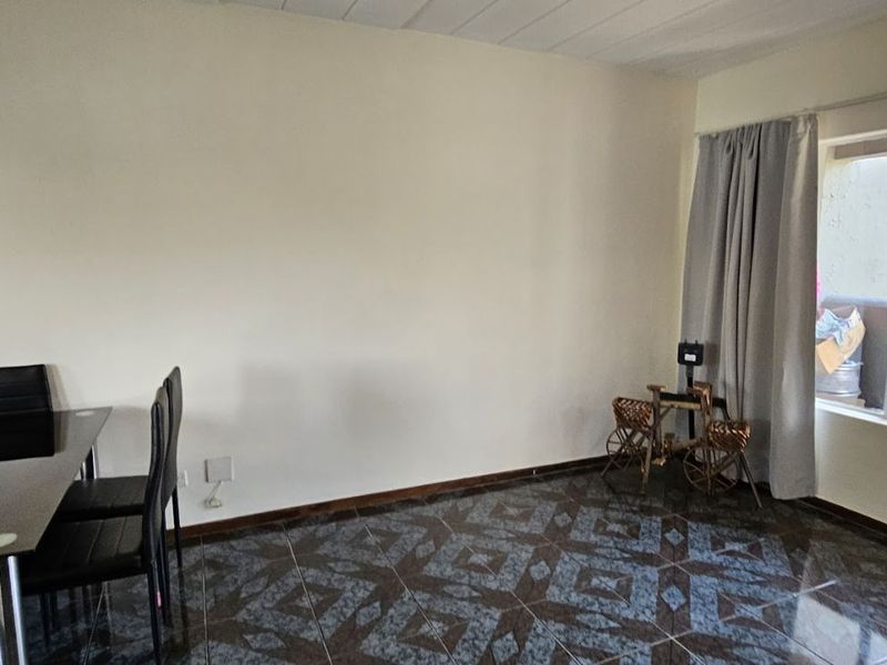 House For Sale in Northgate - Photo 5