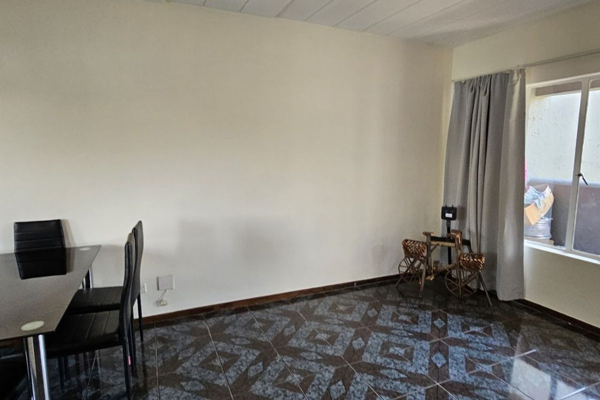 House For Sale in Northgate - Photo 5