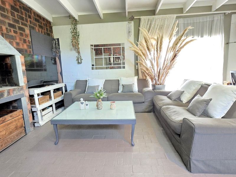 House For Sale in Pine Acres - Photo 3