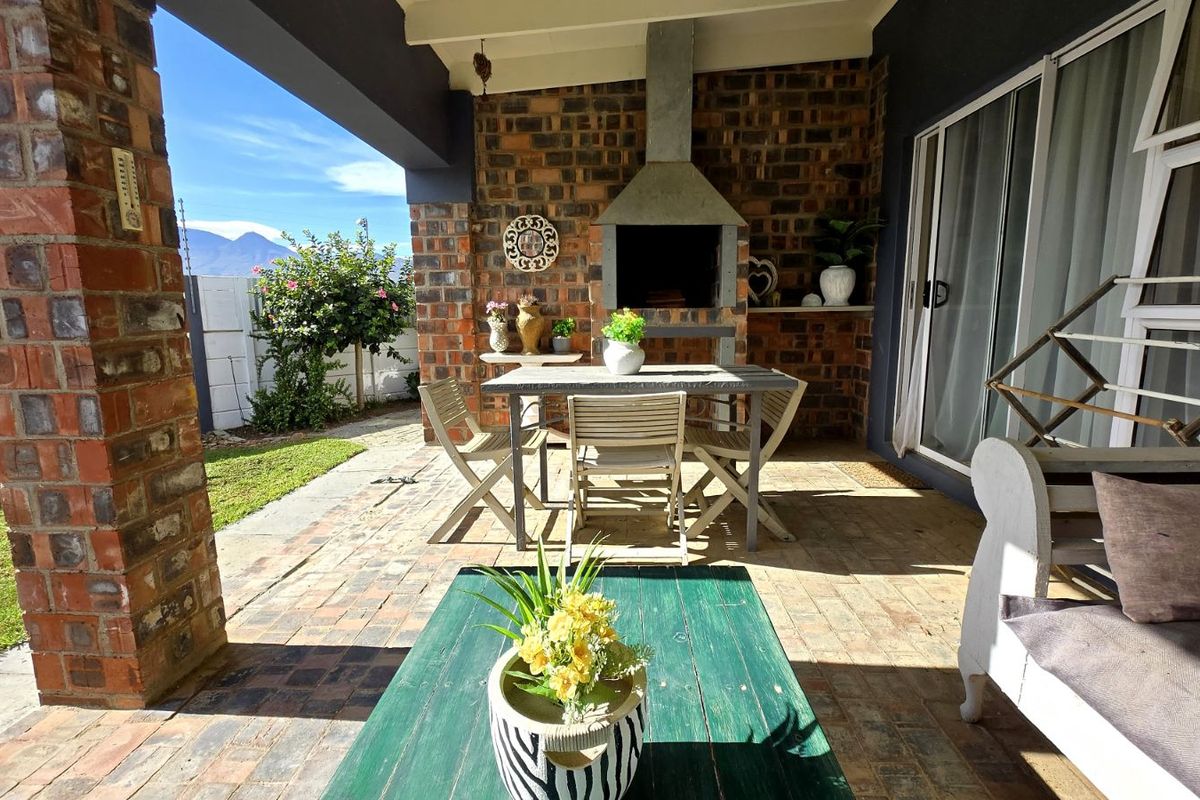 House For Sale in Pine Acres - Photo 2