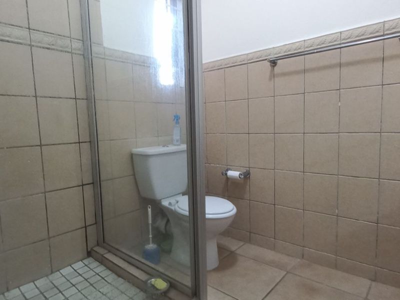 Apartment For Sale in Sundowner - Photo 10