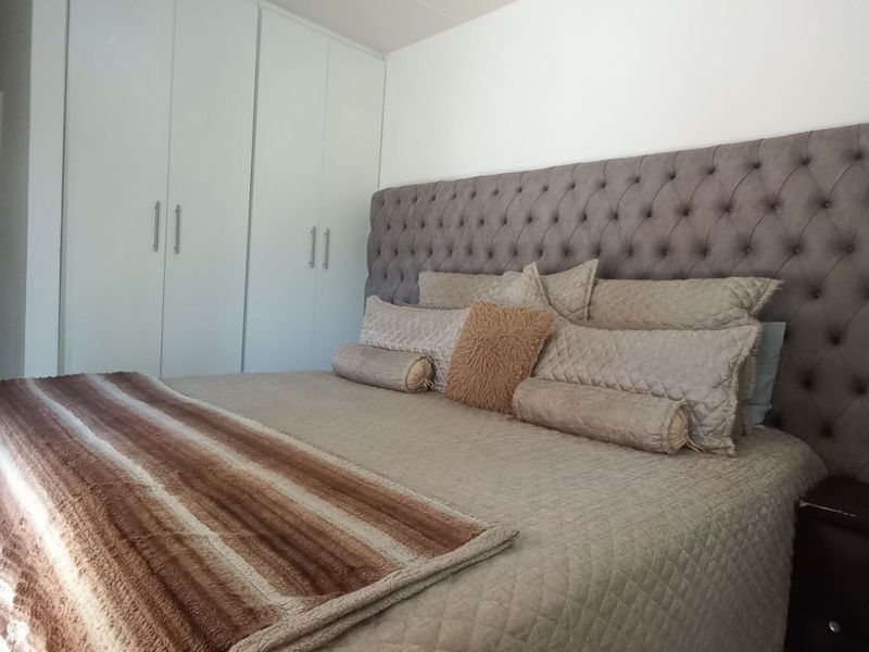 Apartment For Sale in Sundowner - Photo 9