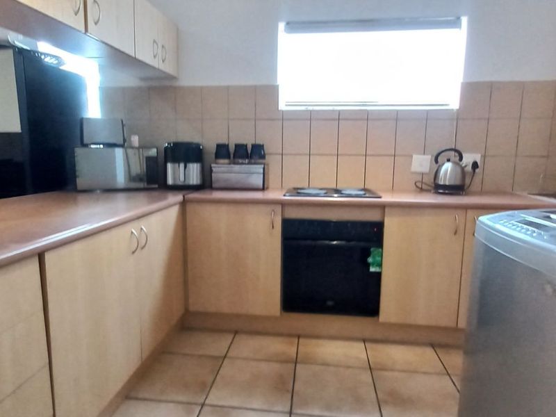 Apartment For Sale in Sundowner - Photo 7