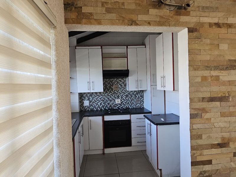 Apartment To Rent in Northgate - Photo 3