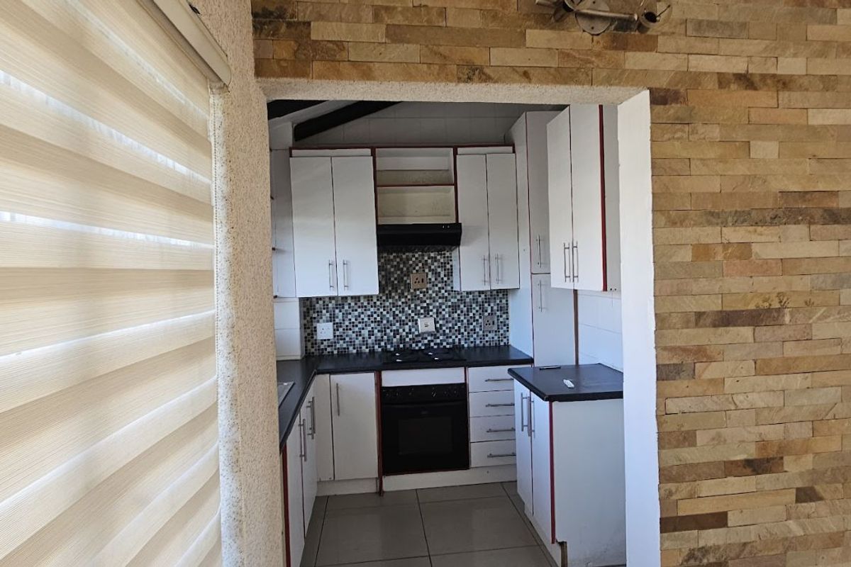 Apartment To Rent in Northgate - Photo 3