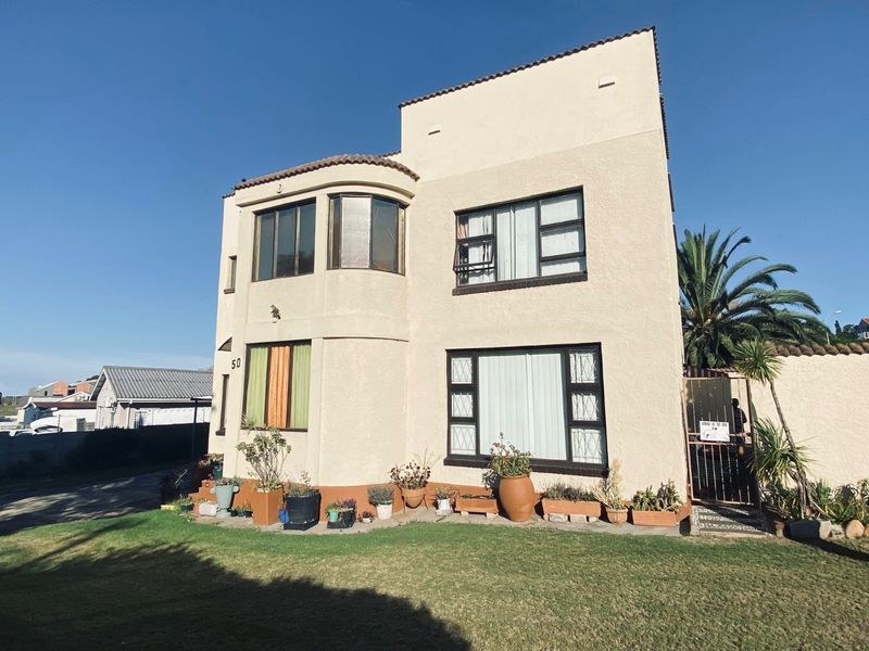 House For Sale in Newton Park - Photo 1