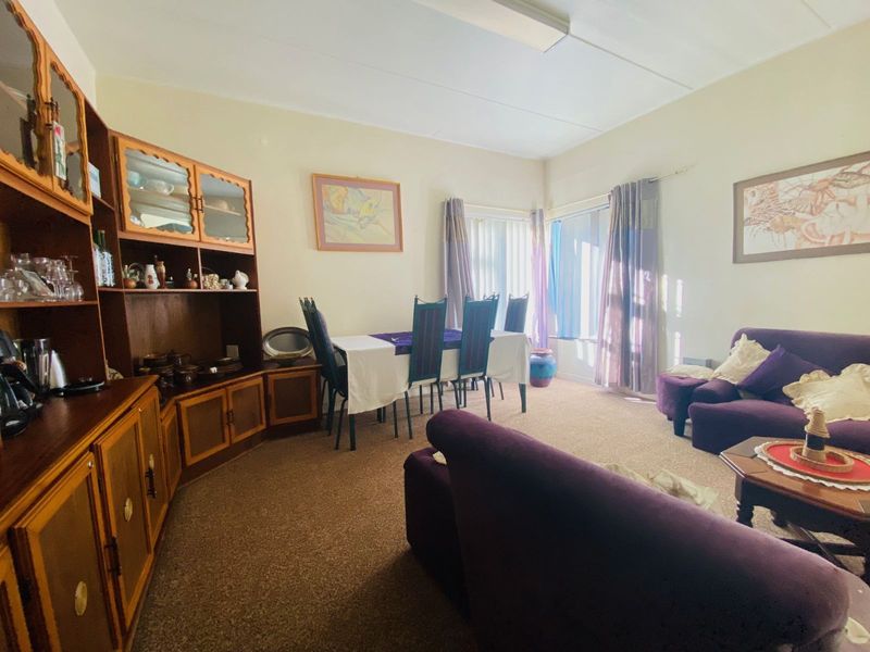 House For Sale in Newton Park - Photo 2