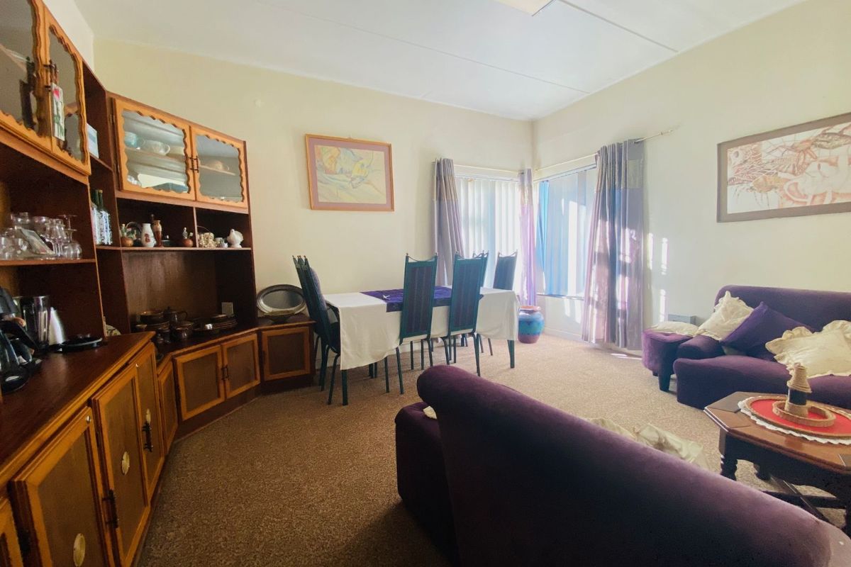 House For Sale in Newton Park - Photo 2