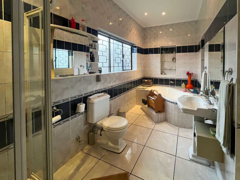 House For Sale in Levallia - Photo 7