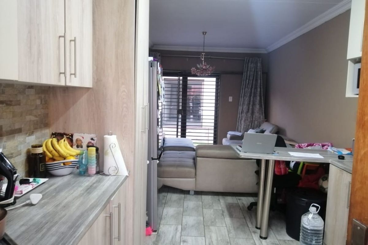 Townhouse For Sale in Bendor - Photo 3