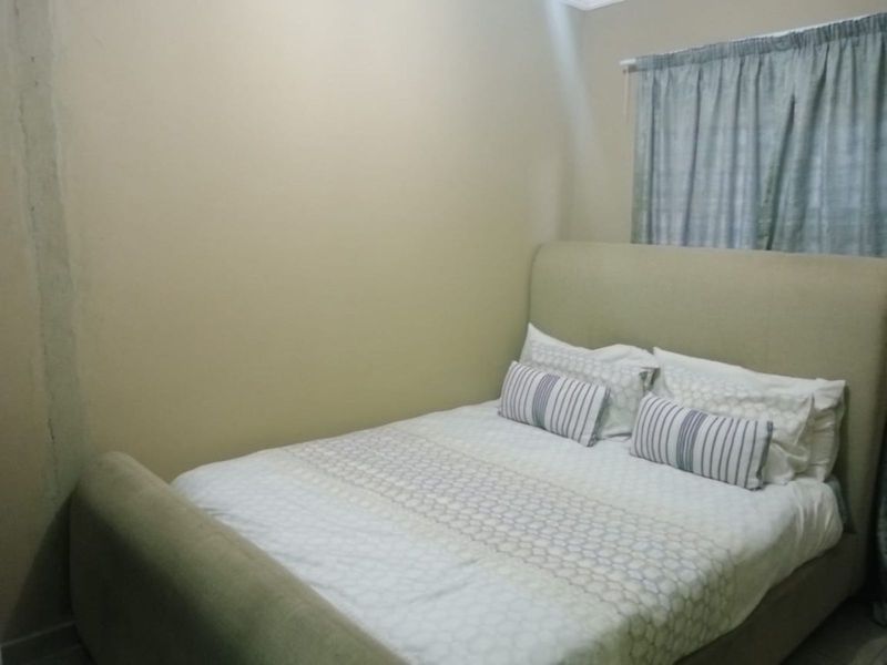 Townhouse For Sale in Bendor - Photo 4