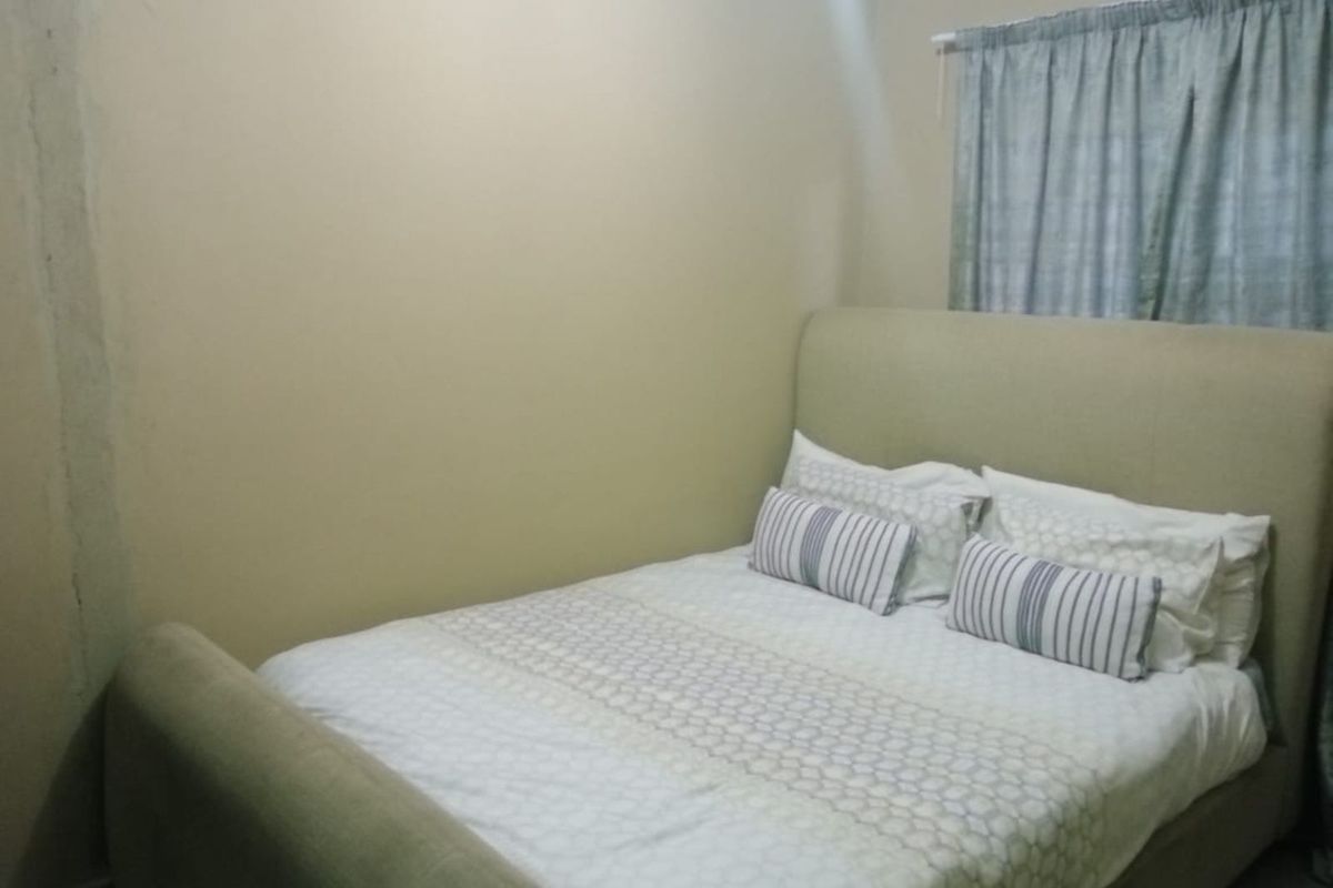 Townhouse For Sale in Bendor - Photo 4