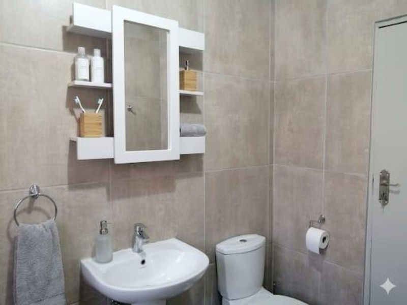 Townhouse For Sale in Bendor - Photo 9