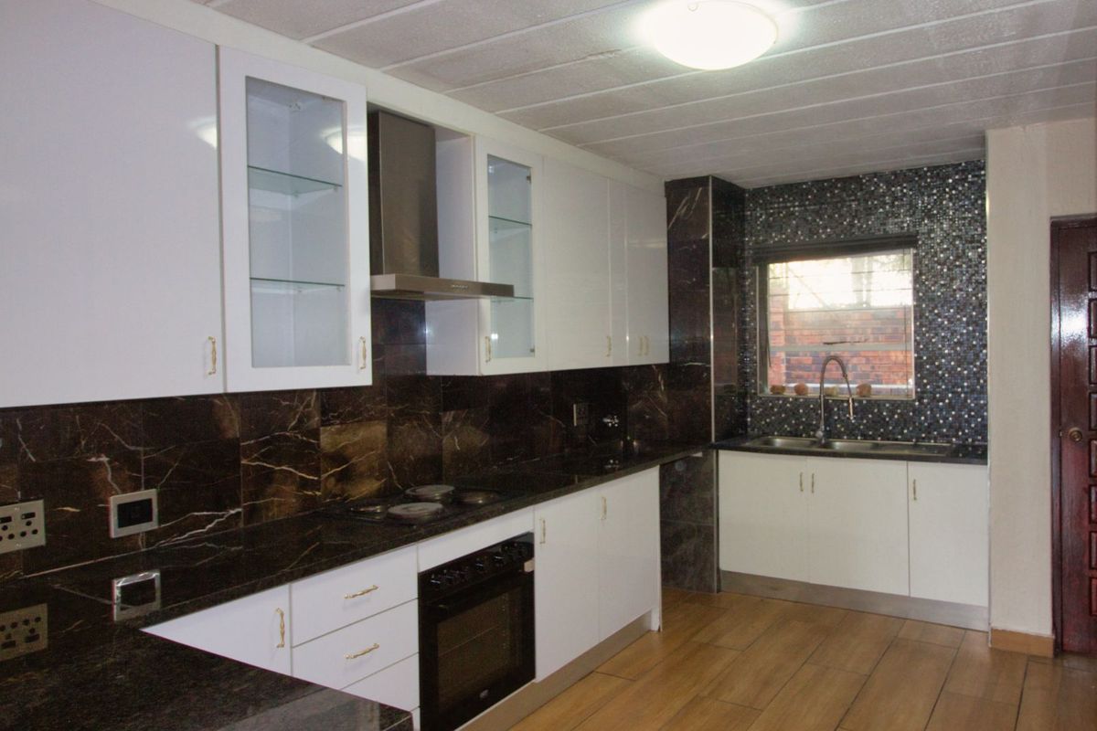 Apartment For Sale in Ferndale - Photo 2
