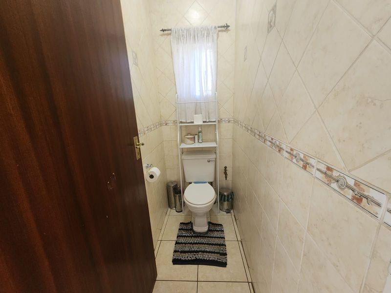 House For Sale in Hadison Park - Photo 8