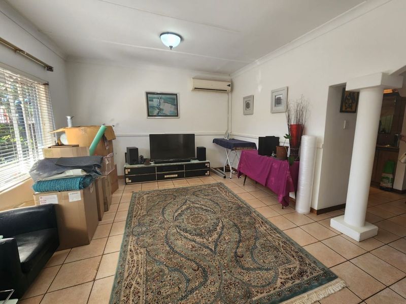 House For Sale in Hadison Park - Photo 2