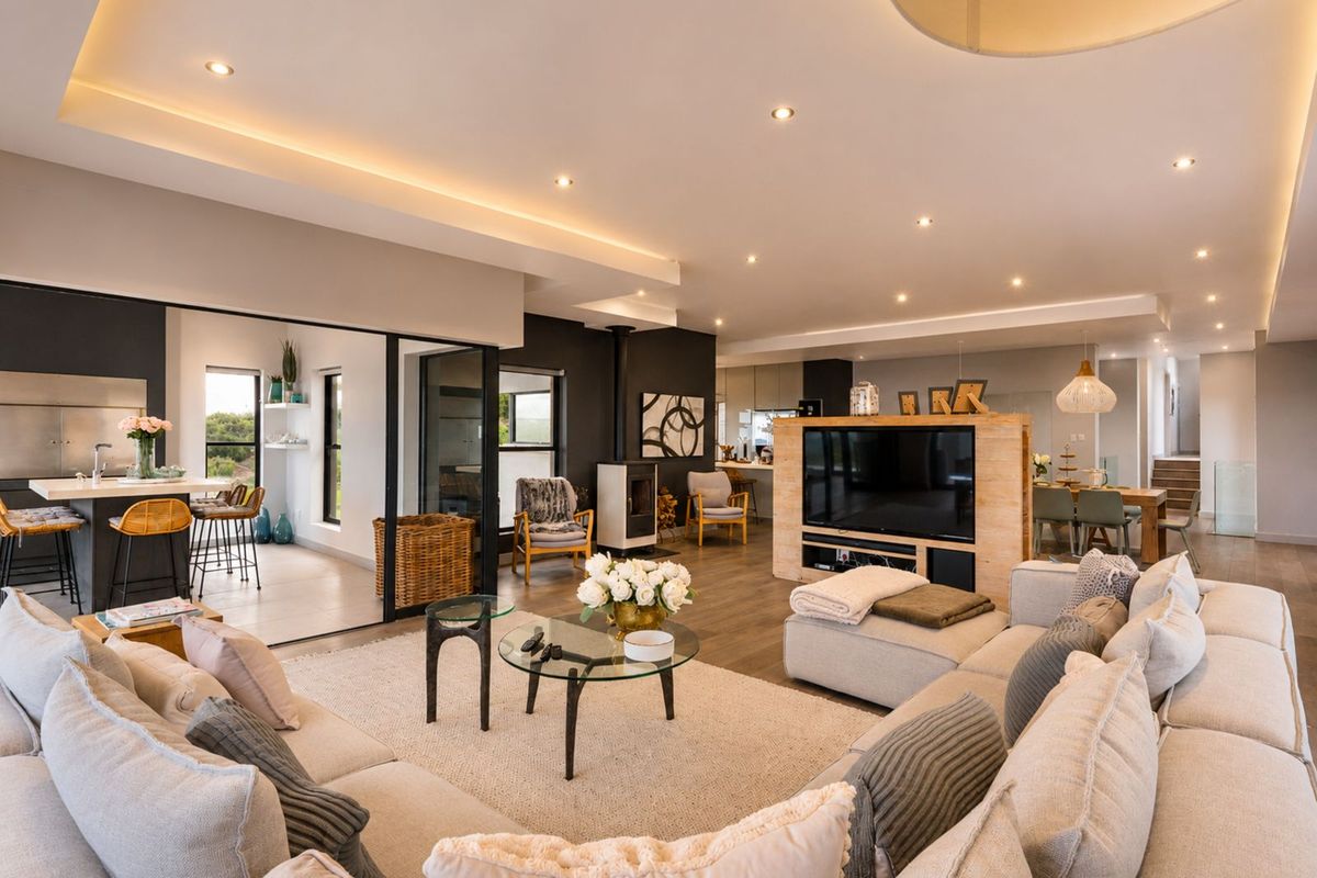 House For Sale in Pinnacle Point Golf Estate - Photo 3