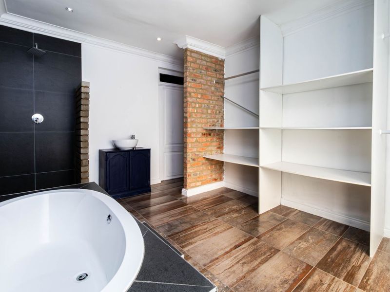 Townhouse To Rent in North Riding - Photo 8
