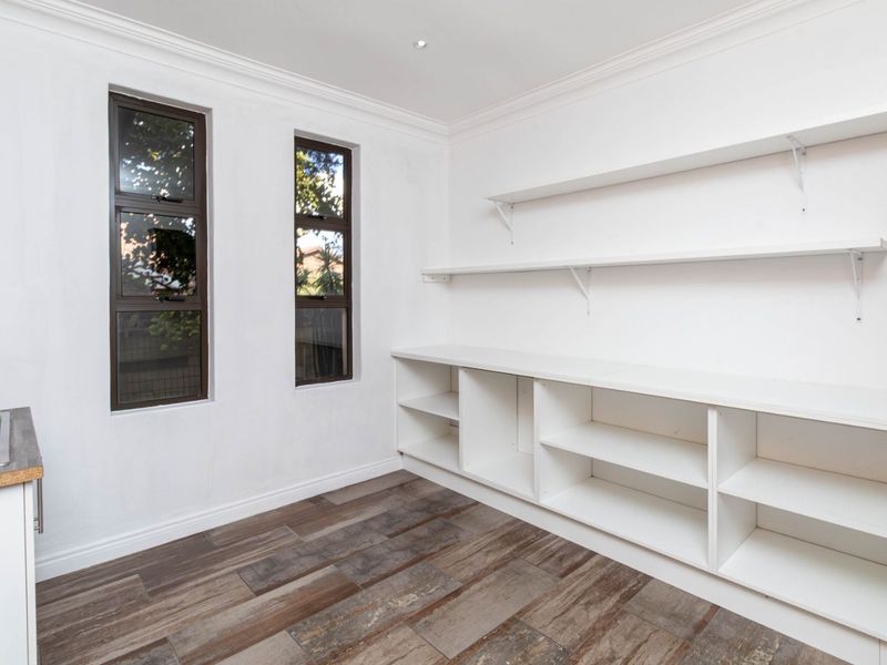 Townhouse To Rent in North Riding - Photo 5