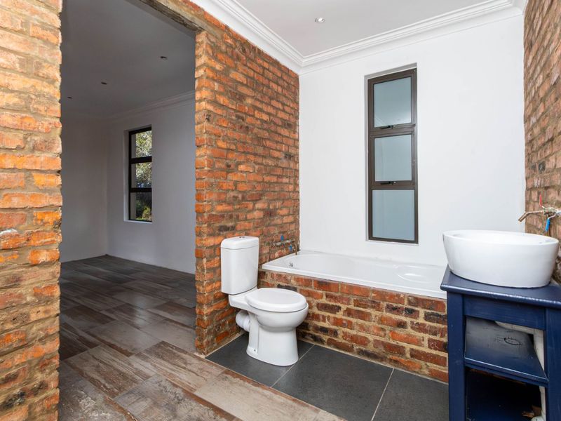 Townhouse To Rent in North Riding - Photo 10