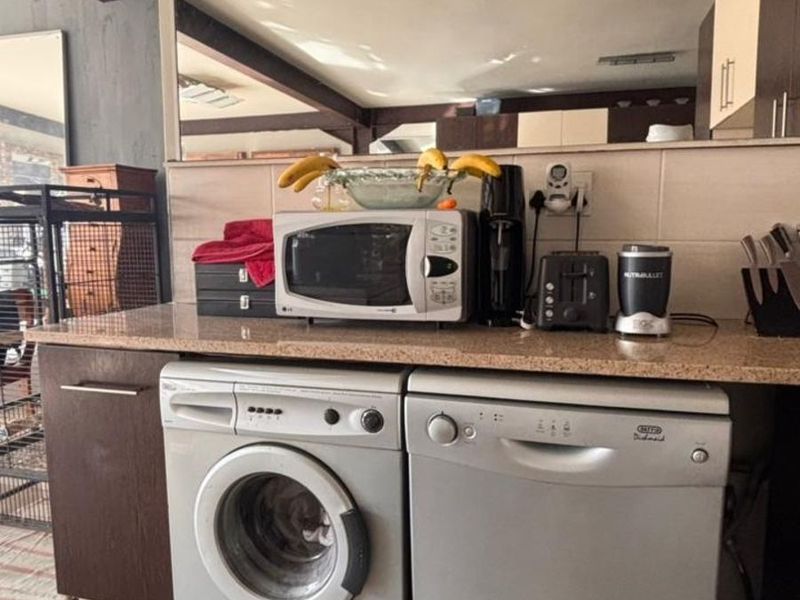 Apartment To Rent in Braamfontein - Photo 7