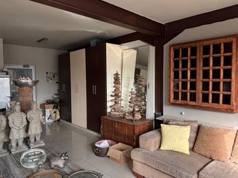 Apartment To Rent in Braamfontein - Photo 4