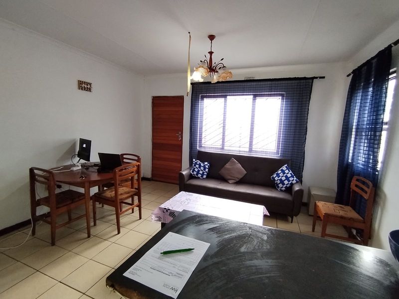 House For Sale in Highlands Estate - Photo 2