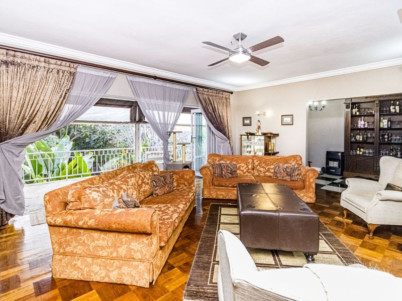 House For Sale in Florida Hills - Photo 4