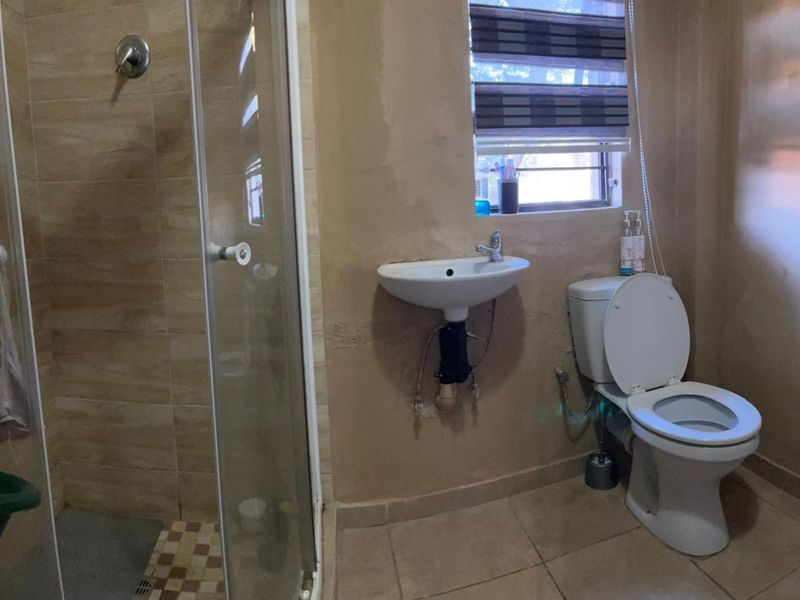House For Sale in Westdene - Photo 10