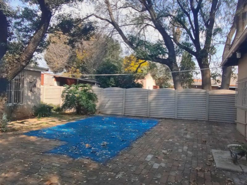 House For Sale in Westdene - Photo 7