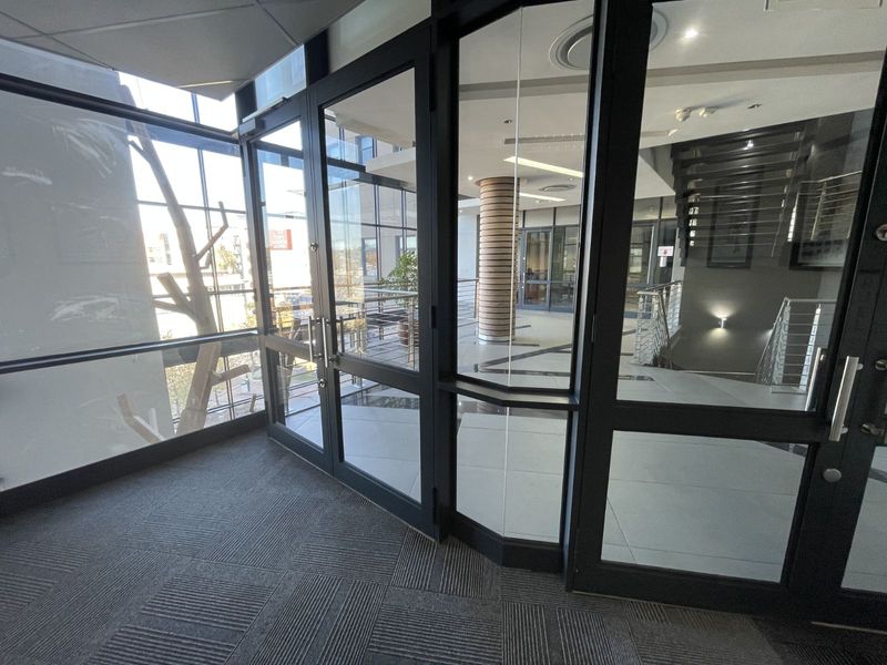 Office To Rent in Lynnwood Manor - Photo 2