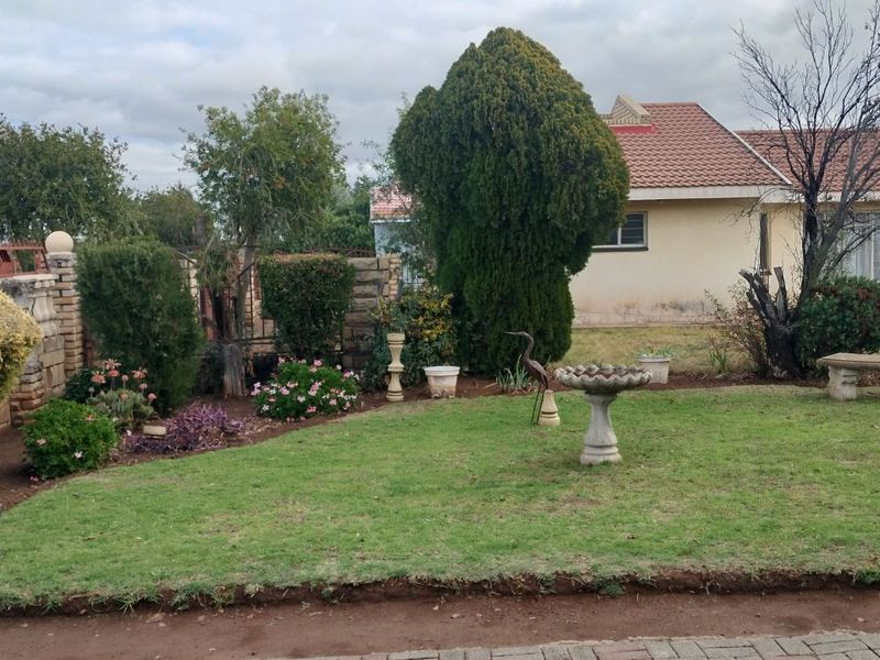 House For Sale in Botshabelo - Photo 4
