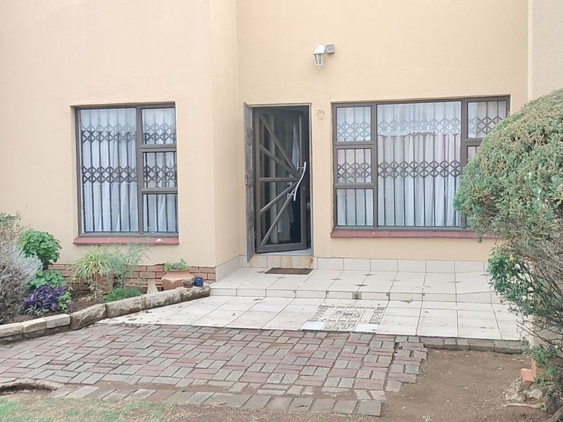 House For Sale in Botshabelo - Photo 2