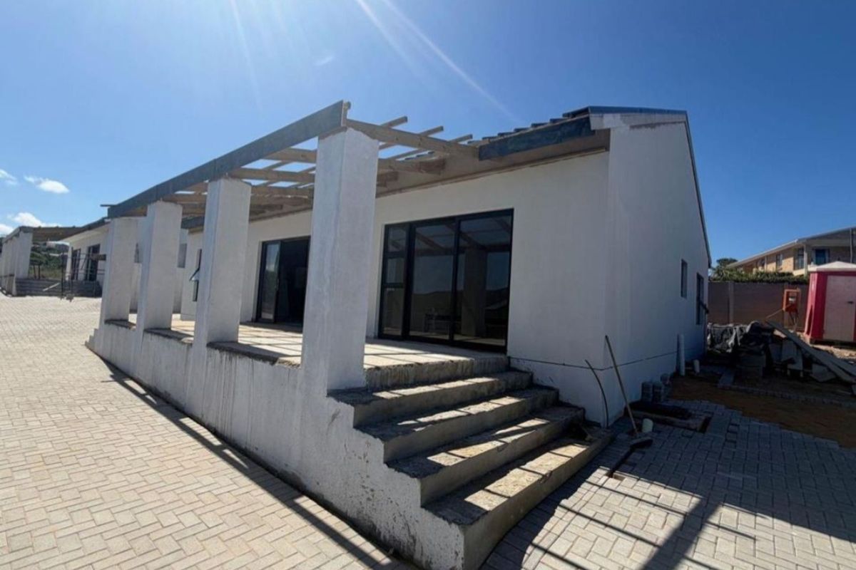 House For Sale in Dana Bay - Photo 2