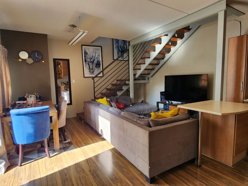 Townhouse For Sale in Bendor - Photo 3