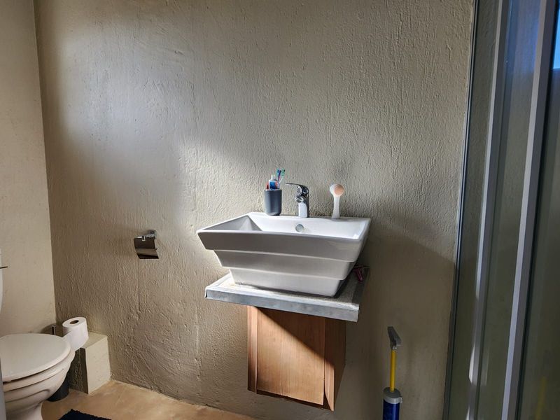Townhouse For Sale in Bendor - Photo 8