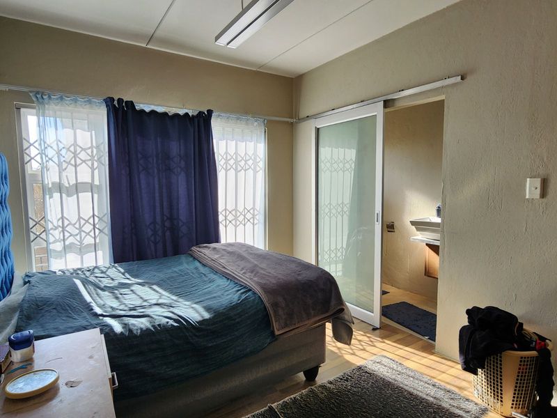 Townhouse For Sale in Bendor - Photo 7
