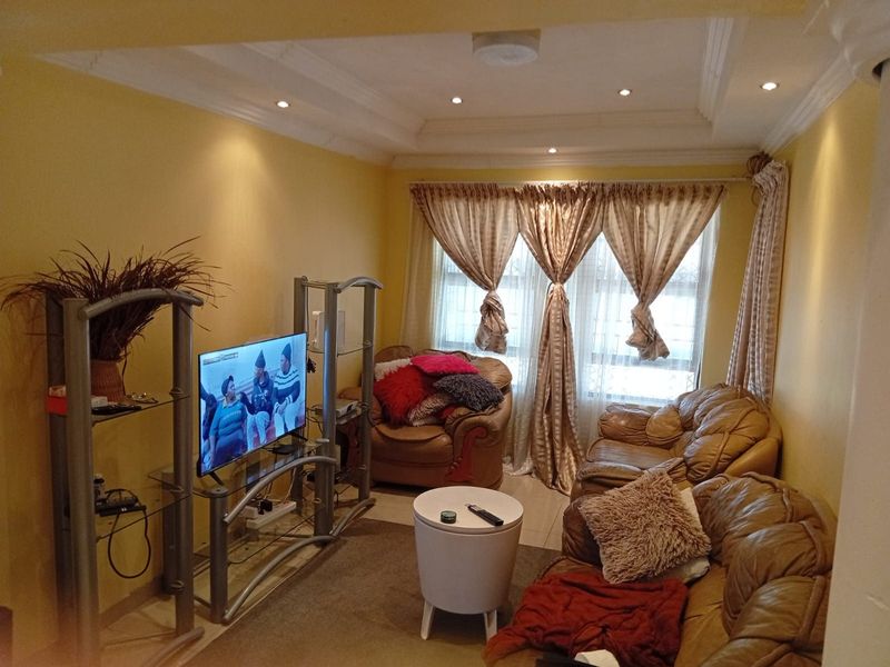 House For Sale in Masada - Photo 5