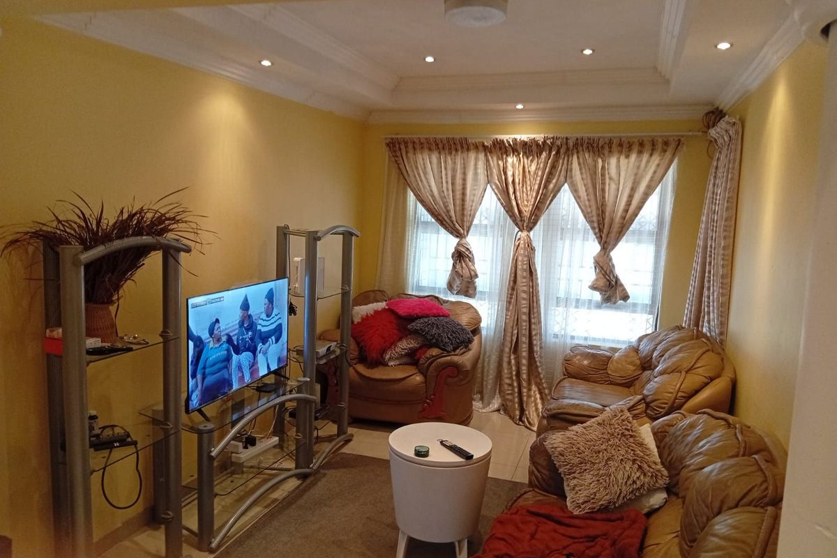 House For Sale in Masada - Photo 5